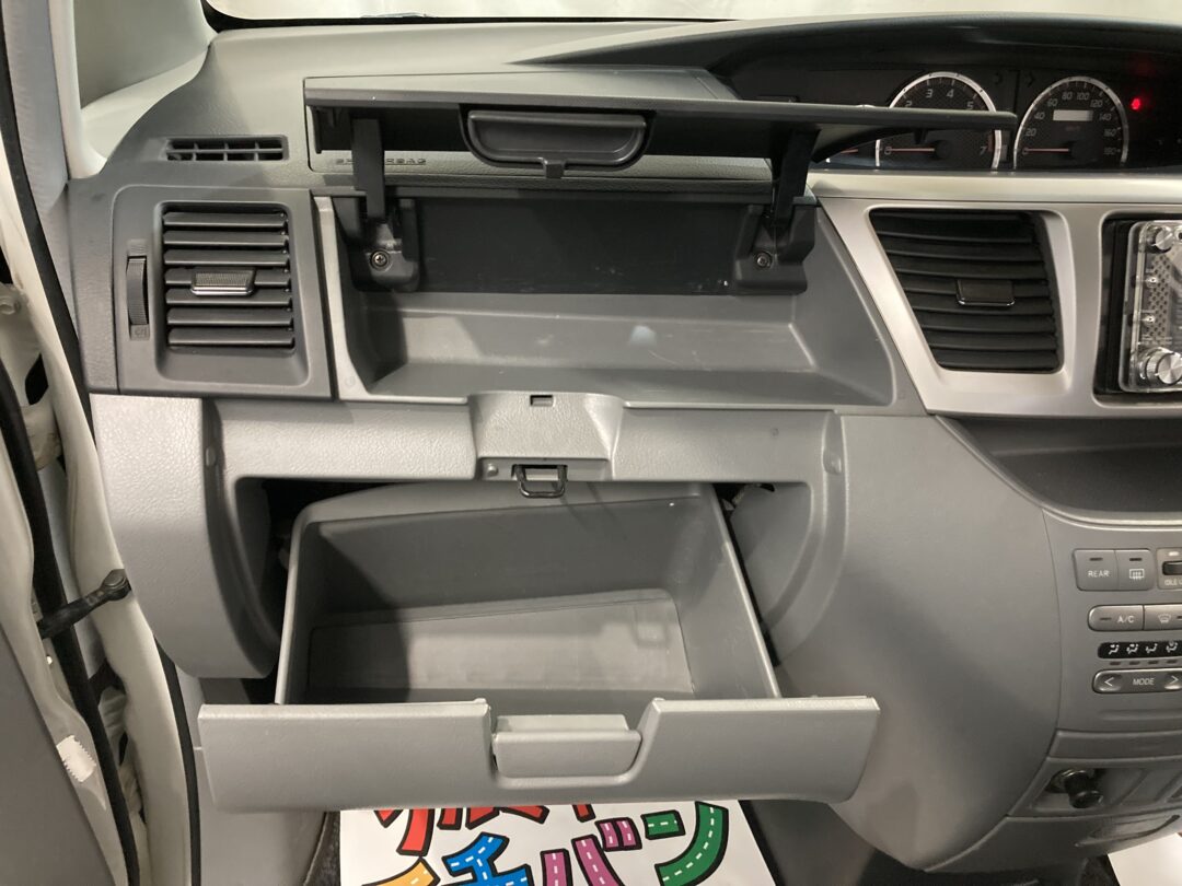 ヴォクシー9026