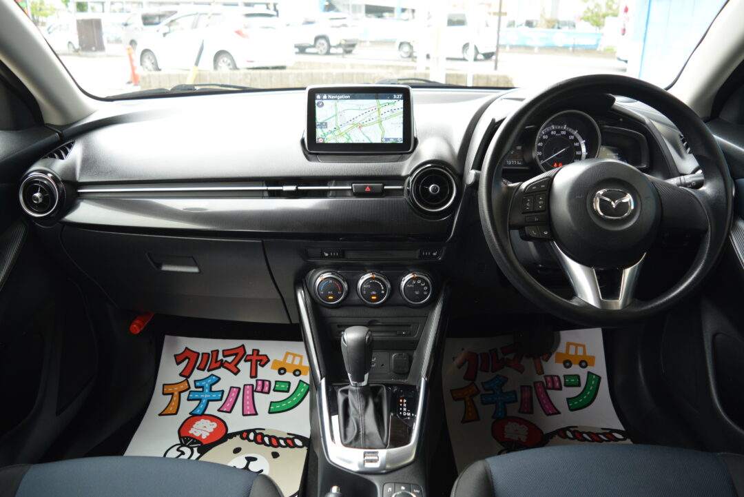 デミオ8930