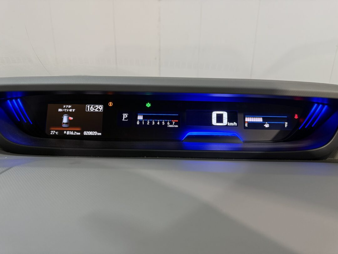 フリード 8809