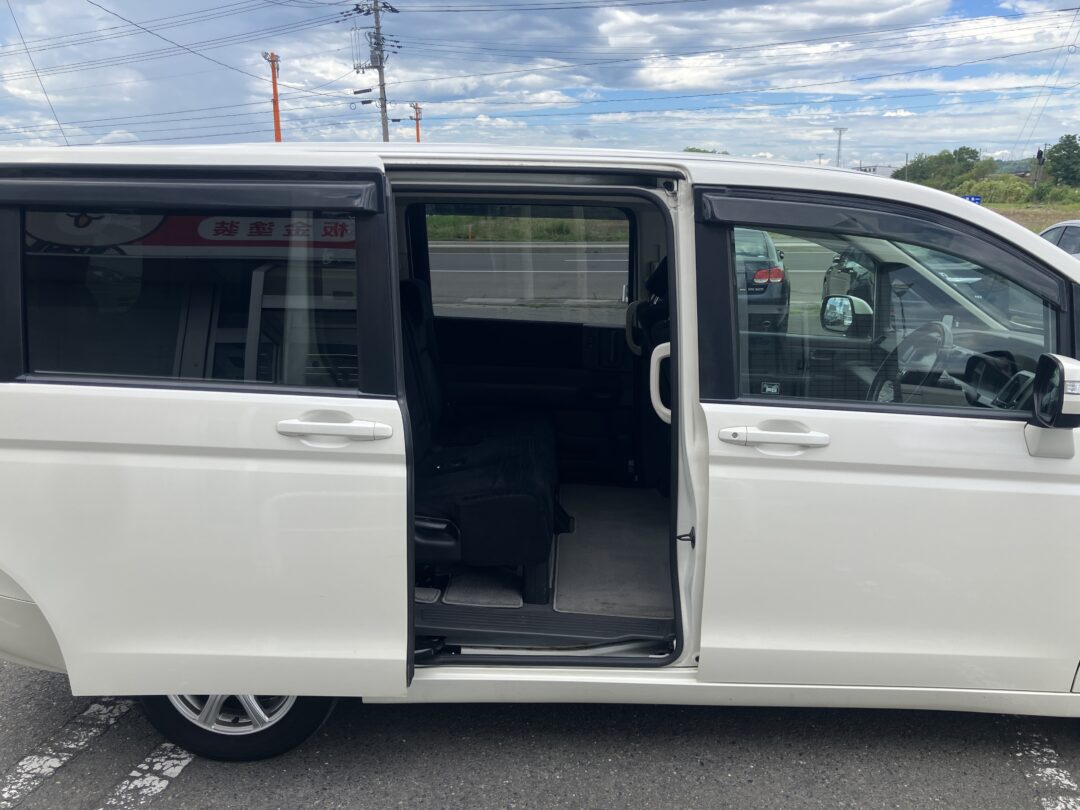 ステップワゴン 7576