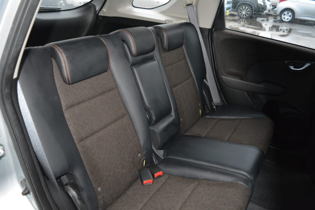 フィットシャトル 1002