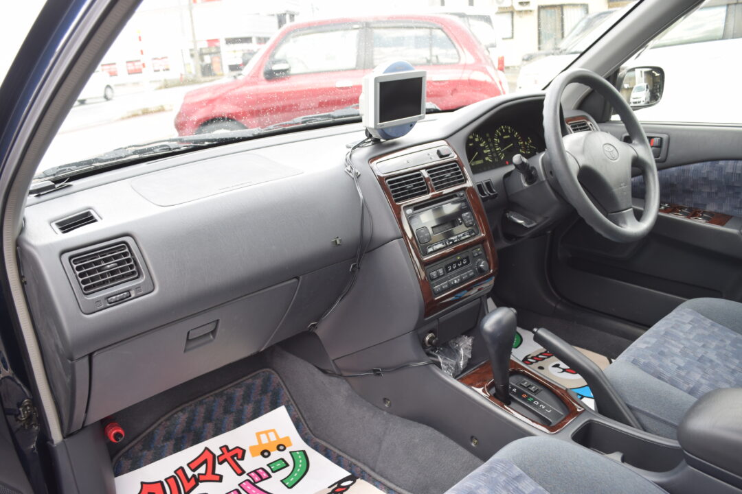 カリーナセダン 4716