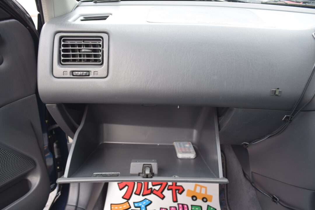 カリーナセダン 4716