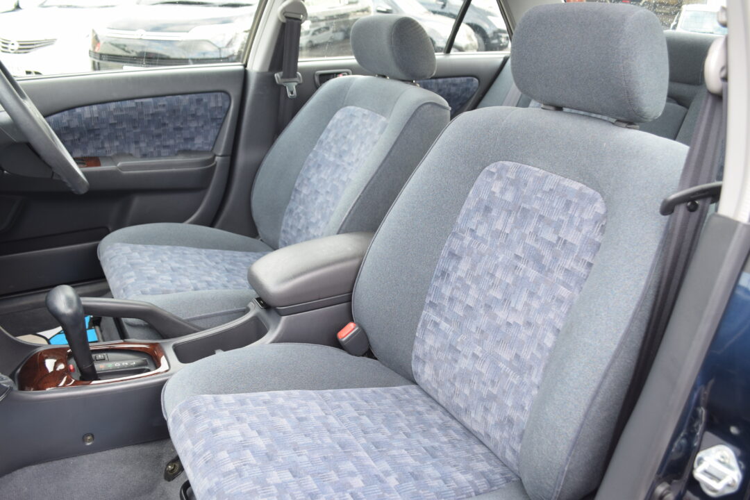 カリーナセダン 4716