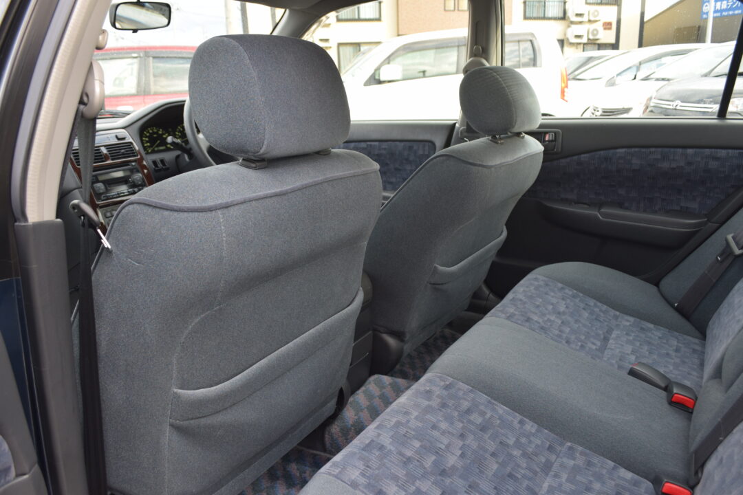 カリーナセダン 4716