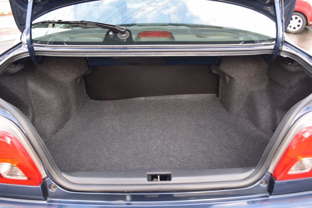 カリーナセダン 4716