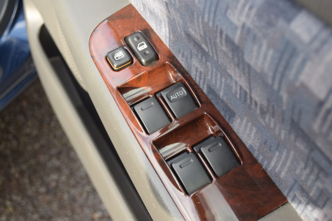 カリーナセダン 4716