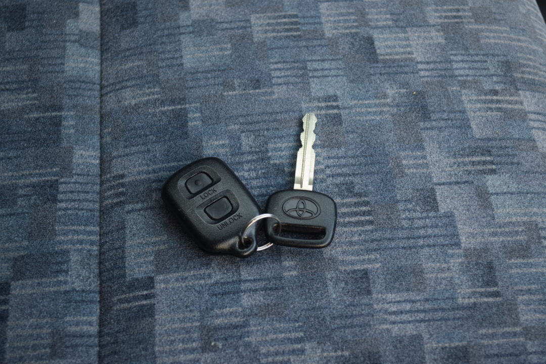 カリーナセダン 4716