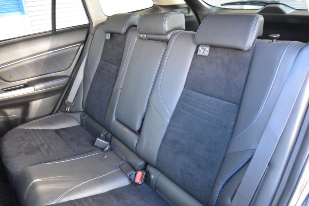 レヴォーグ 8283