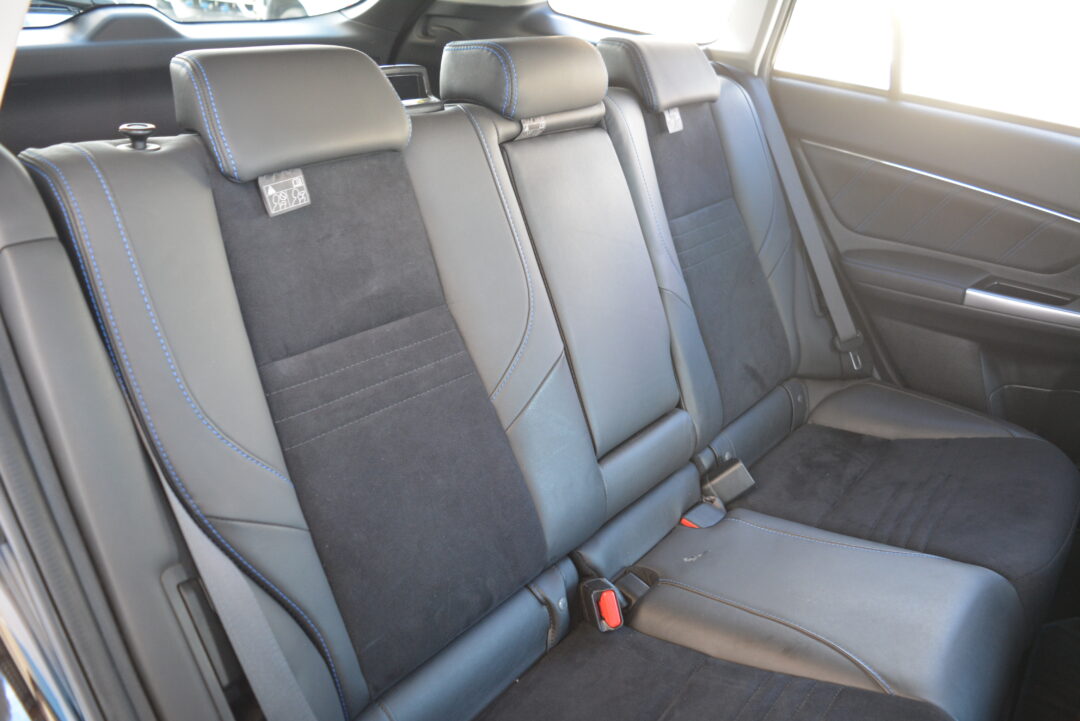 レヴォーグ 8283