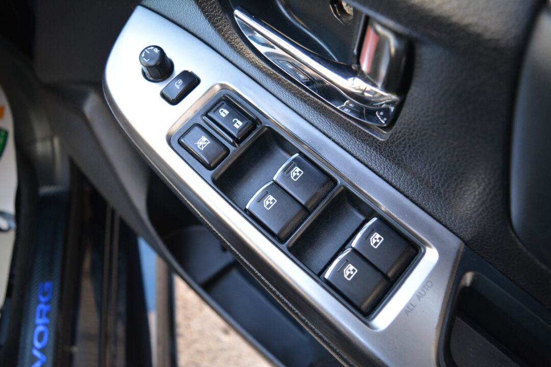 レヴォーグ 8283