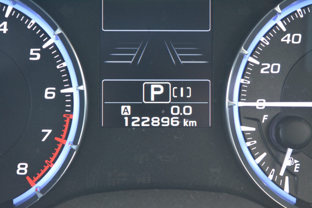 レヴォーグ 8283