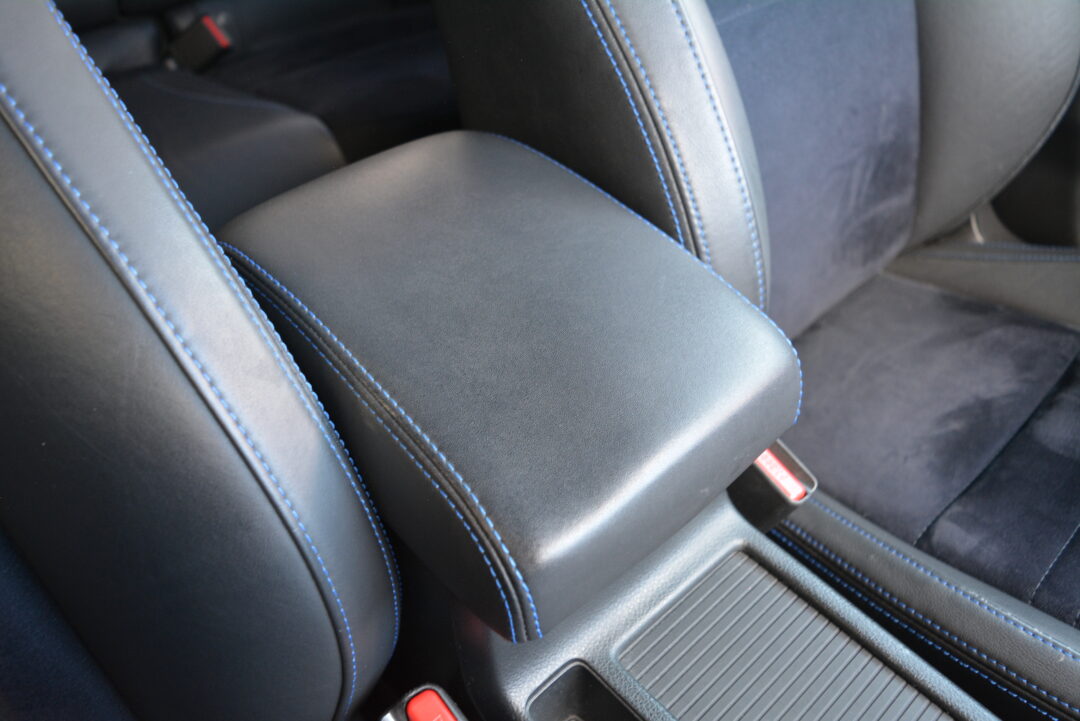 レヴォーグ 8283