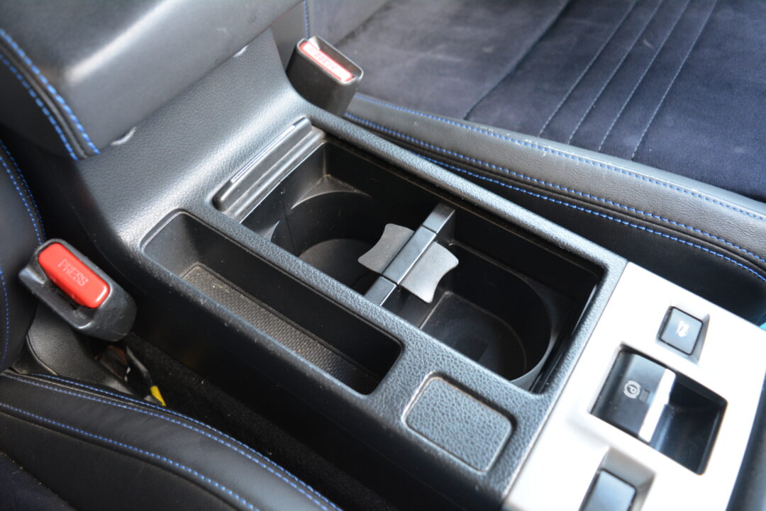 レヴォーグ 8283