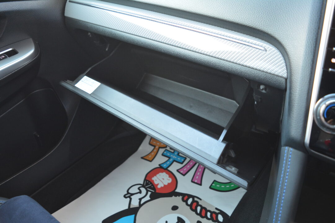 レヴォーグ 8283