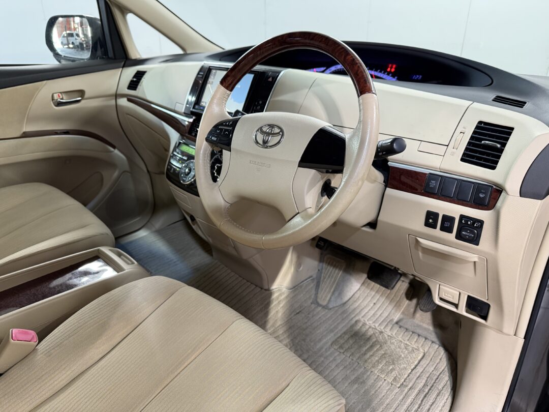 エスティマ 8202