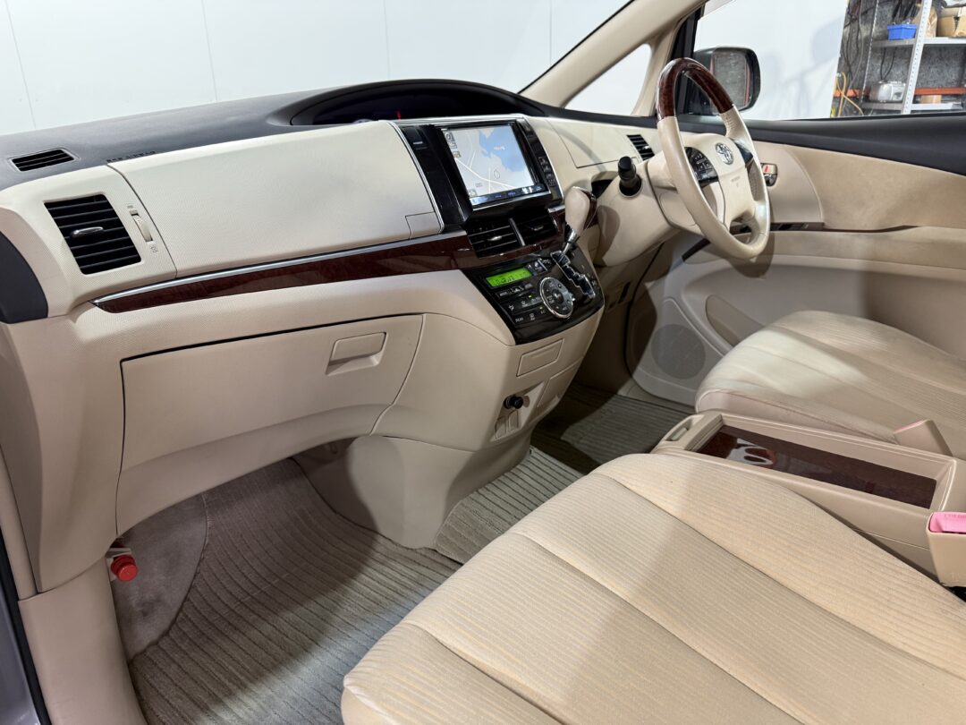 エスティマ 8202