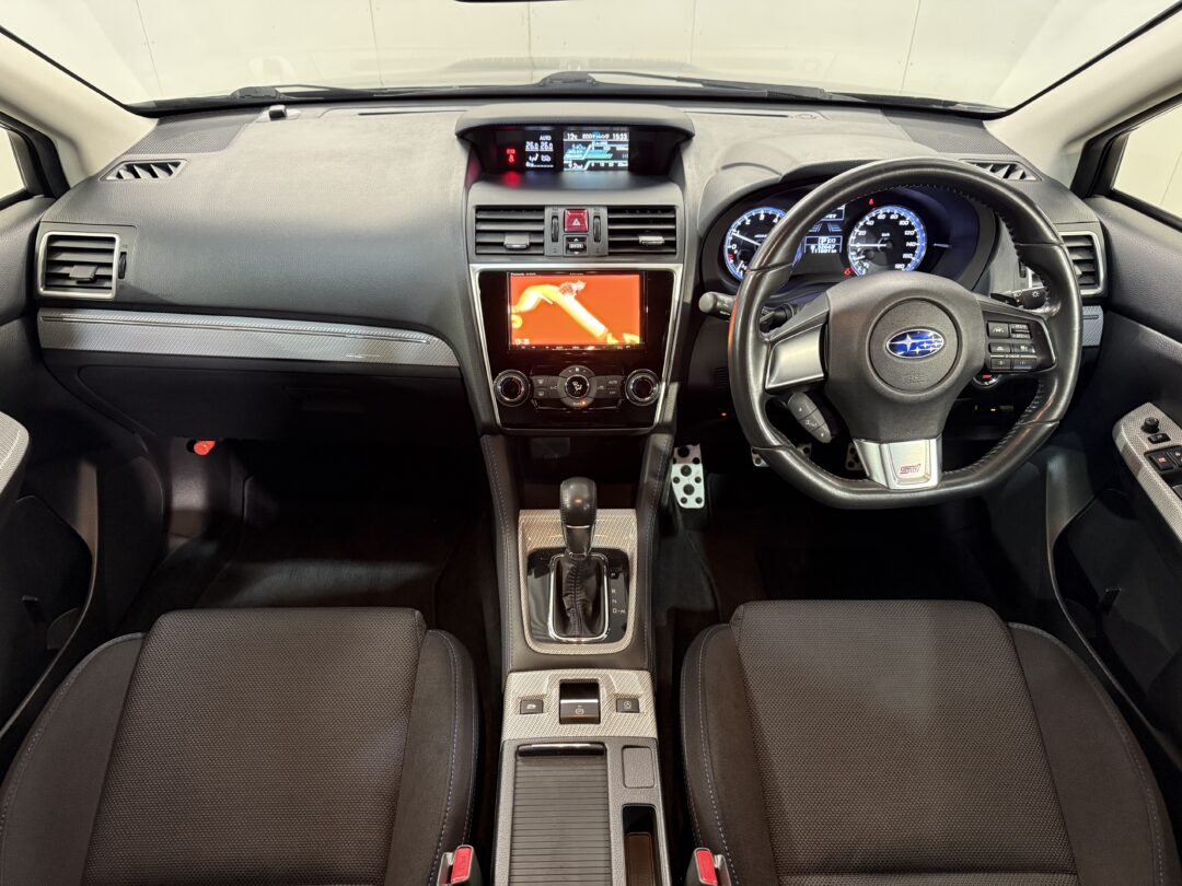 レヴォーグ 1649