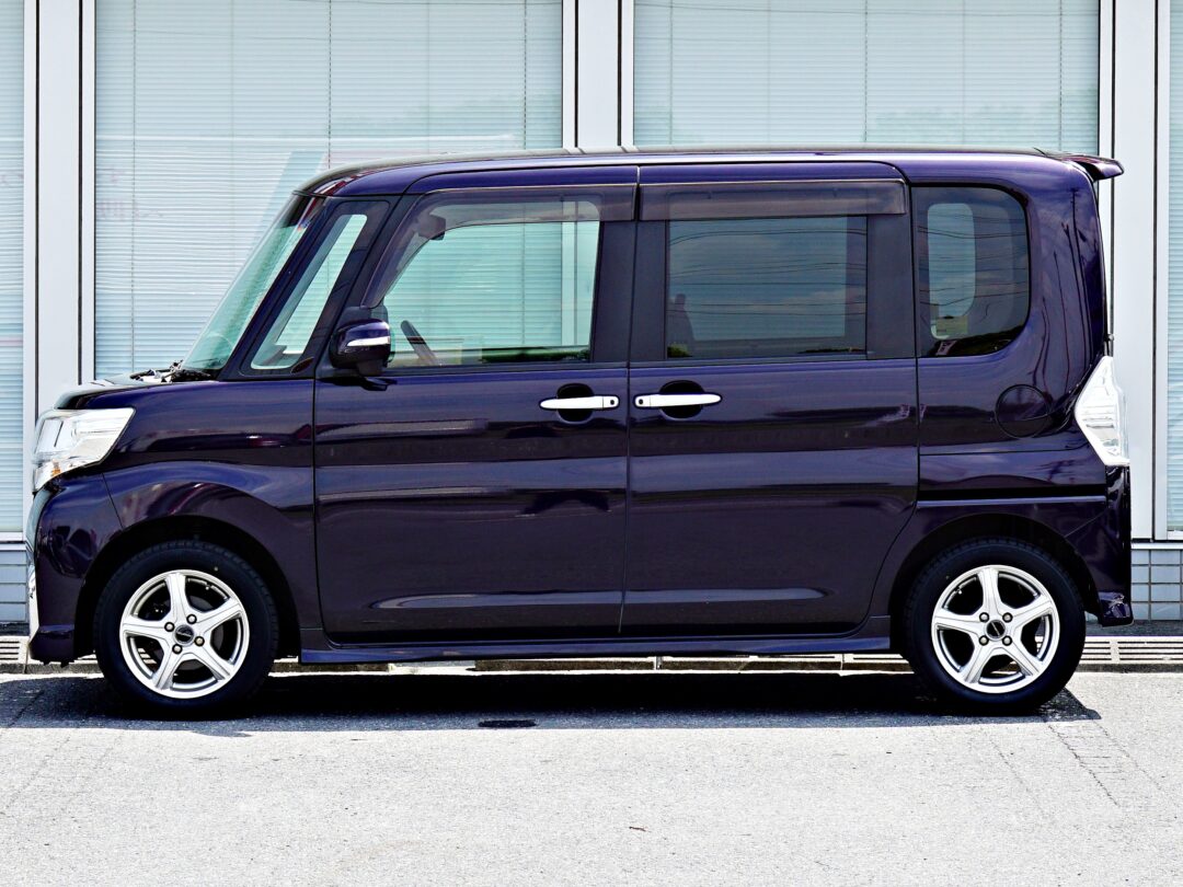 タント 8608
